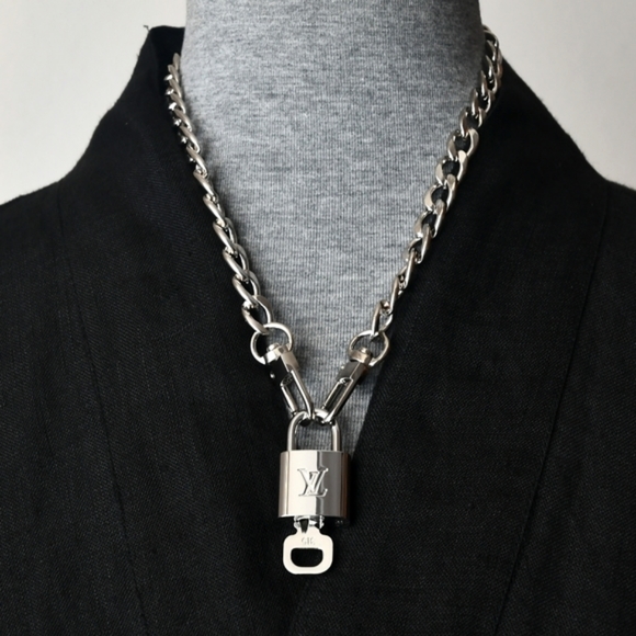 Authentic Louis Vuitton SILVER Lock & Keys Necklace #315 NEW ~2 Chains Included✨ - Picture 4 of 11